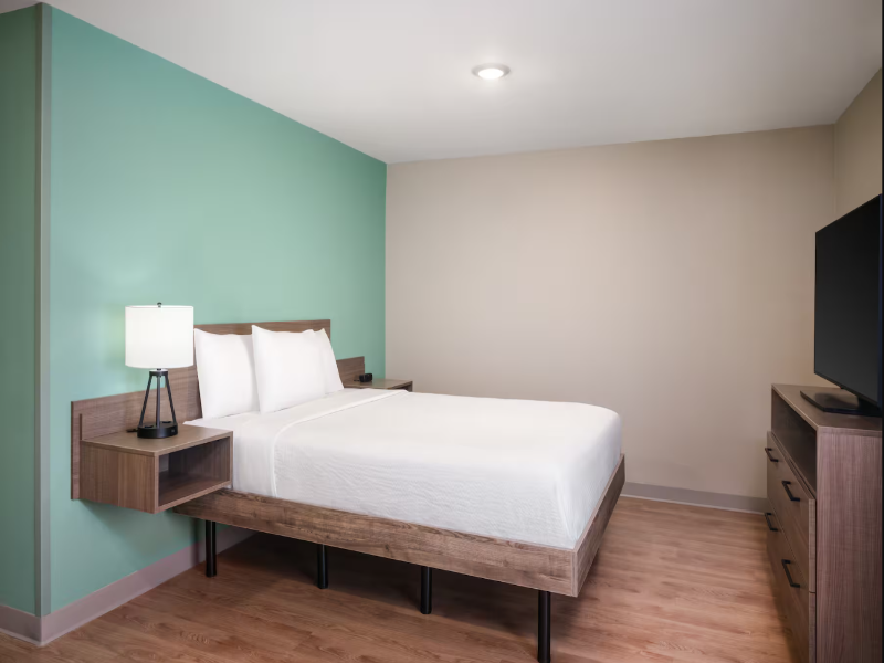 Echo Suites Springfield Airport Plaza image