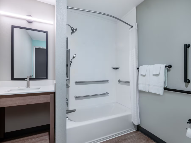 Echo Suites Springfield Airport Plaza image