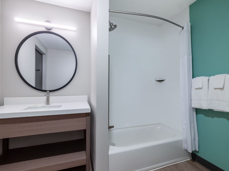 Echo Suites Springfield Airport Plaza image