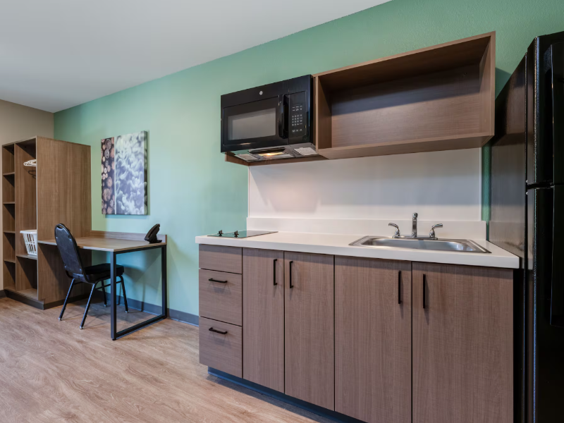 Echo Suites Springfield Airport Plaza image