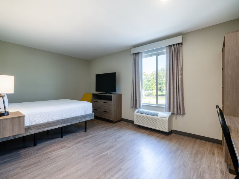 Echo Suites Springfield Airport Plaza image