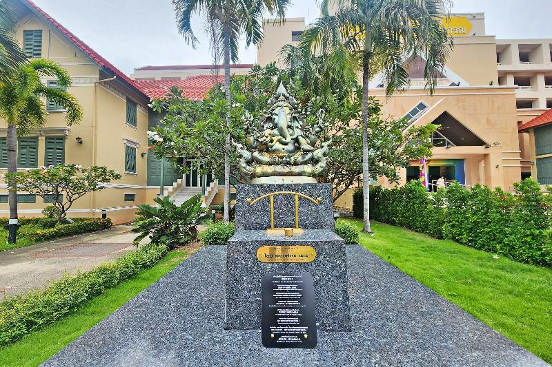 Suan Sunandha Palace Hotel image
