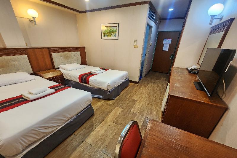 Suan Sunandha Palace Hotel image