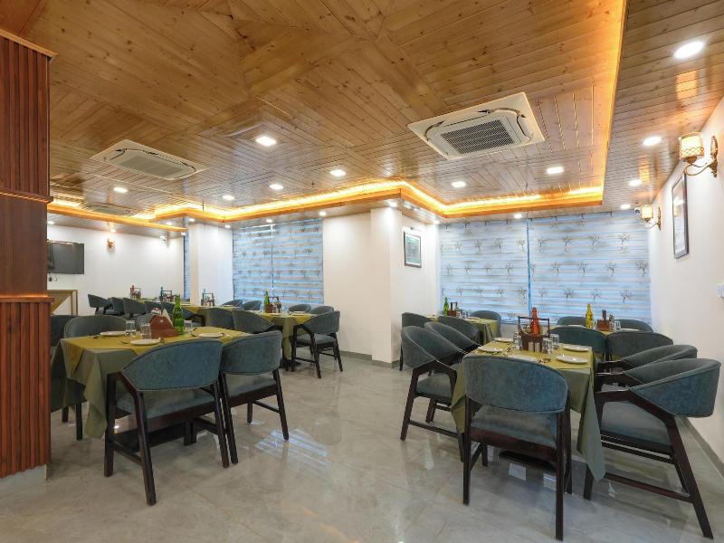 Hotel Skyline Manali image