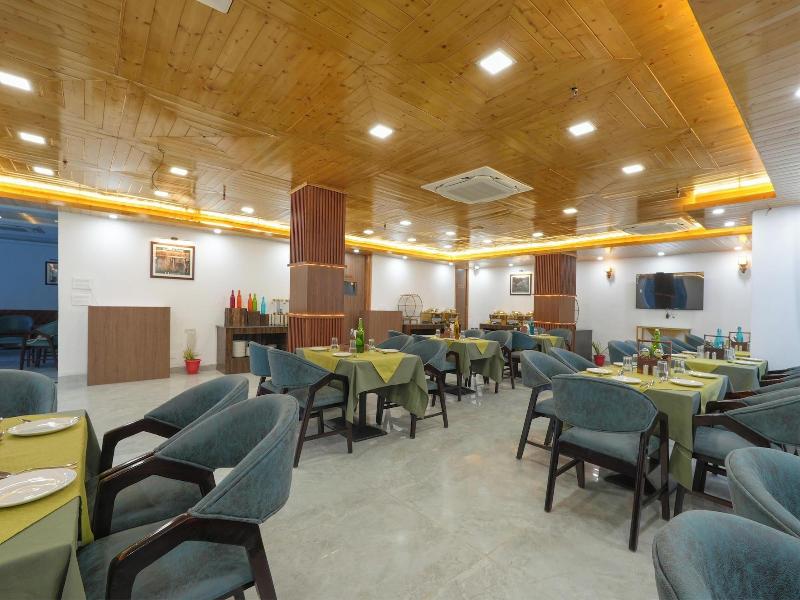 Hotel Skyline Manali image