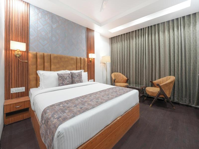 Hotel Skyline Manali image