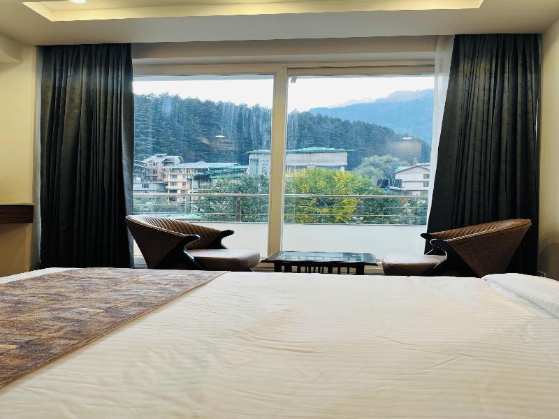 Hotel Skyline Manali image