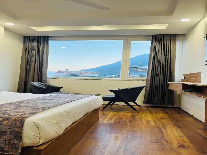 Hotel Skyline Manali image