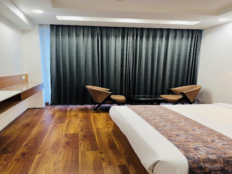 Hotel Skyline Manali image