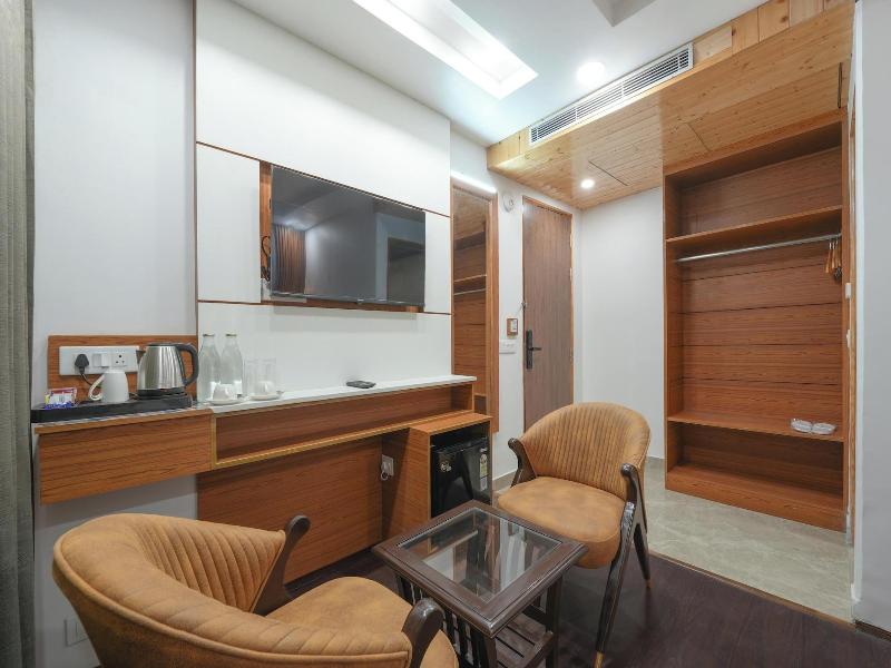 Hotel Skyline Manali image