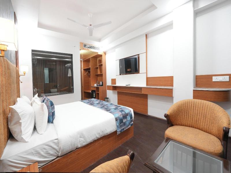 Hotel Skyline Manali image