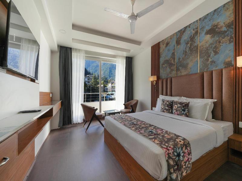 Hotel Skyline Manali image