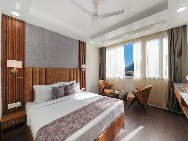 Hotel Skyline Manali image