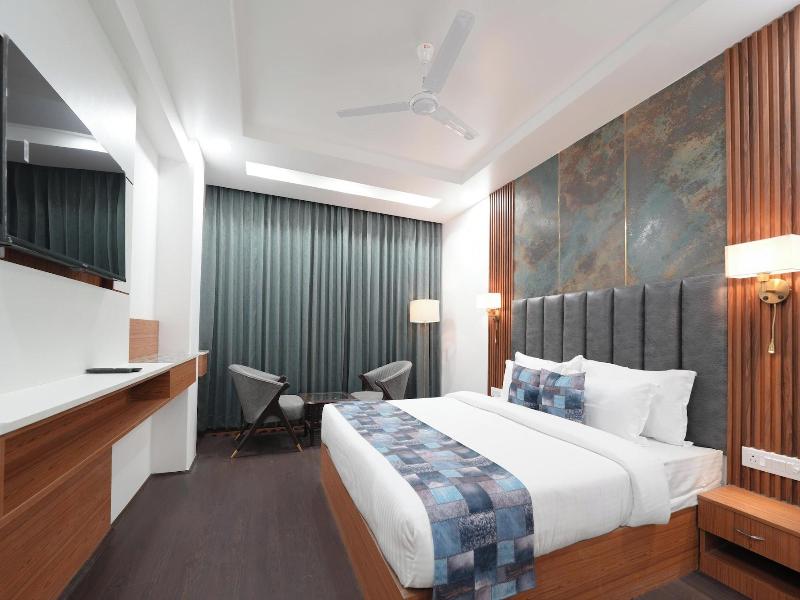 Hotel Skyline Manali image