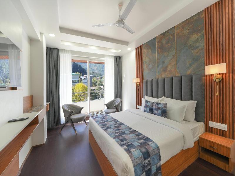 Hotel Skyline Manali image