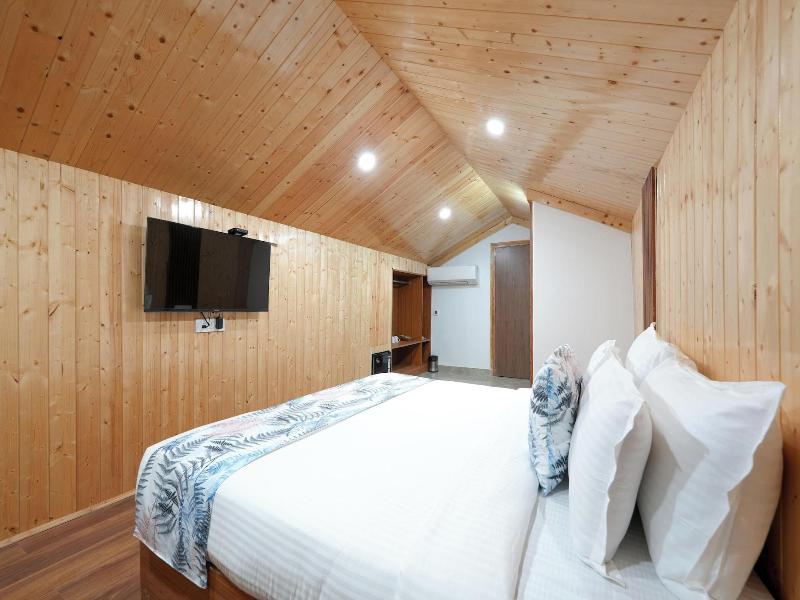 Hotel Skyline Manali image
