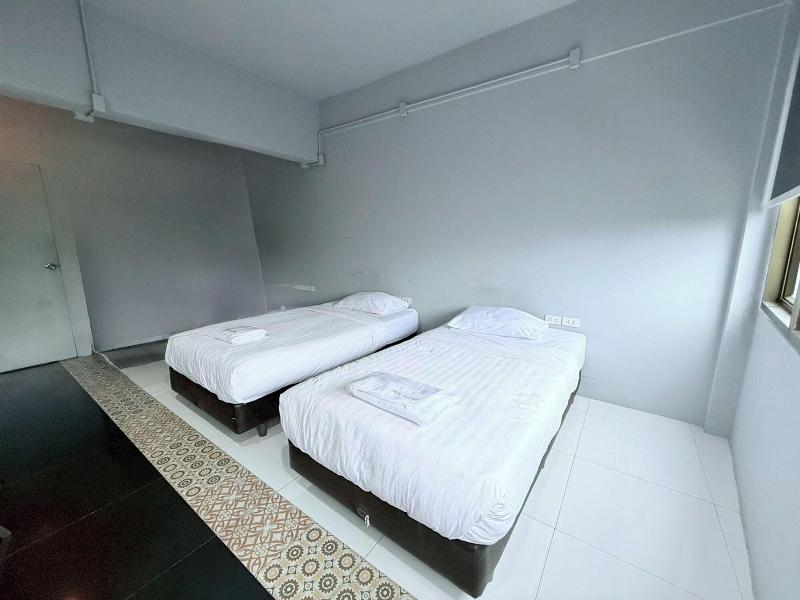 Sukhum Huai Khwang Guest House image