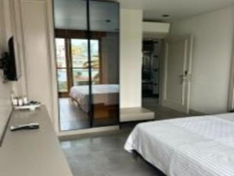 Sam Hotel image