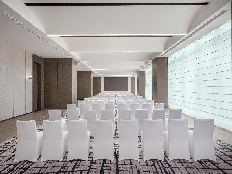 Crowne Plaza Linyi Olympic Sports Centre By Ihg image
