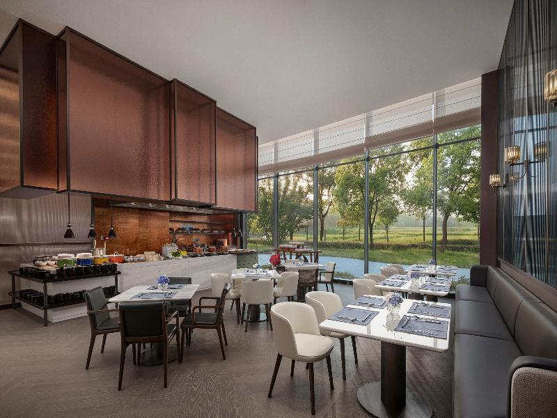 Crowne Plaza Linyi Olympic Sports Centre By Ihg image