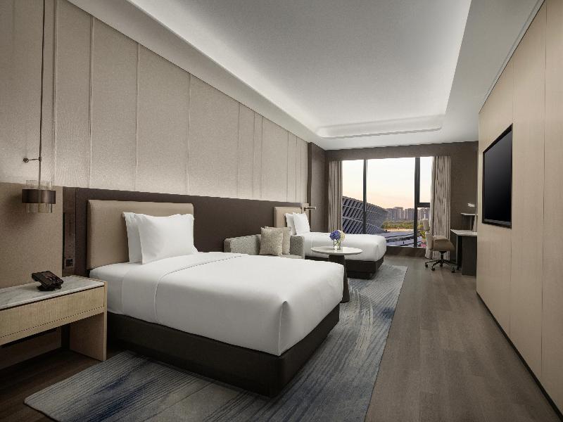 Crowne Plaza Linyi Olympic Sports Centre By Ihg image