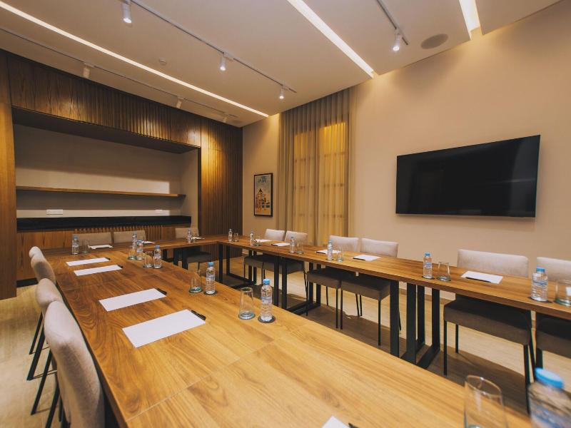 Dally Apart Hotel image