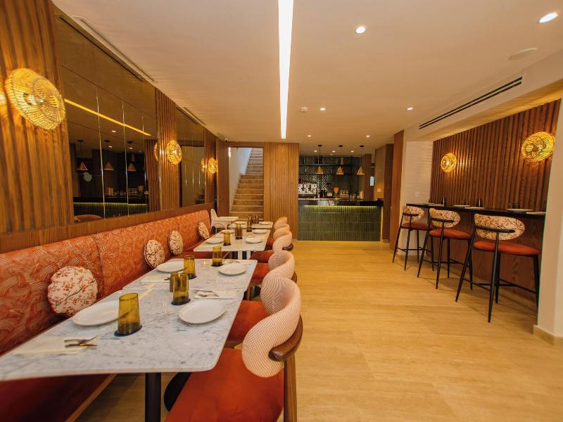 Dally Apart Hotel image