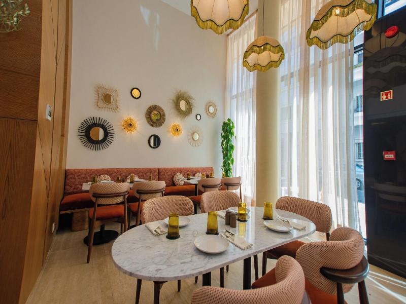 Dally Apart Hotel image
