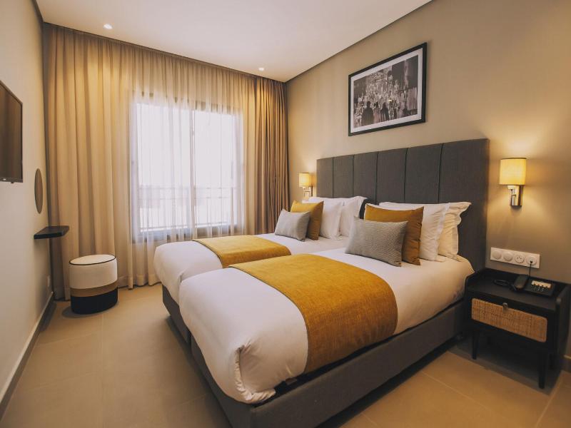 Dally Apart Hotel image