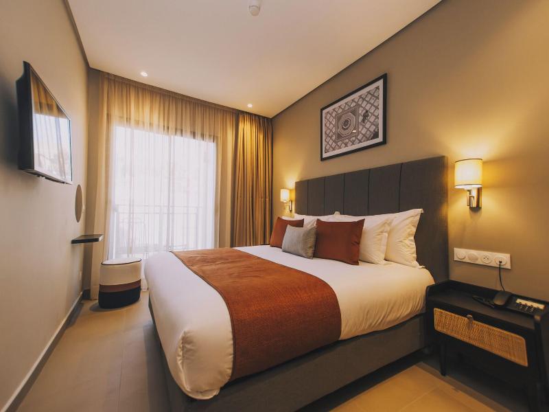 Dally Apart Hotel image