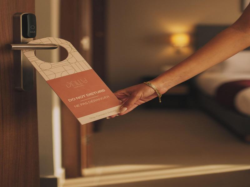Dally Apart Hotel image
