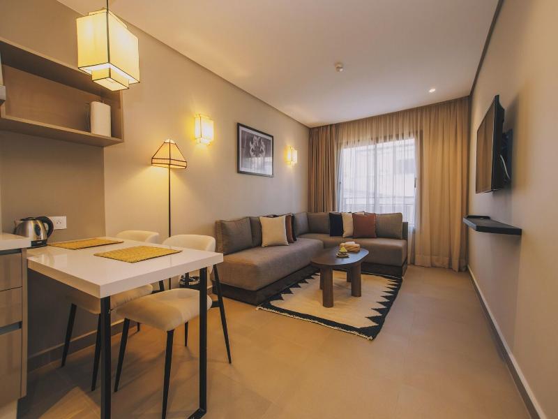 Dally Apart Hotel image