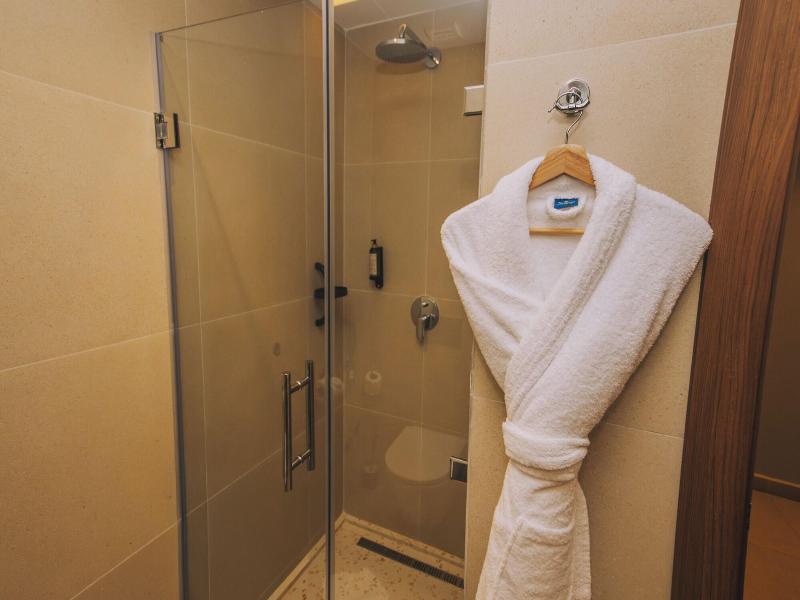 Dally Apart Hotel image