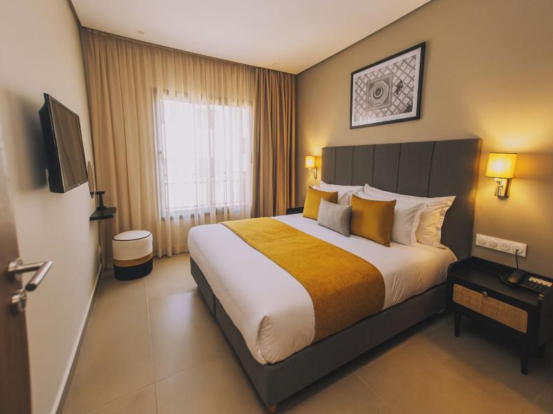 Dally Apart Hotel image
