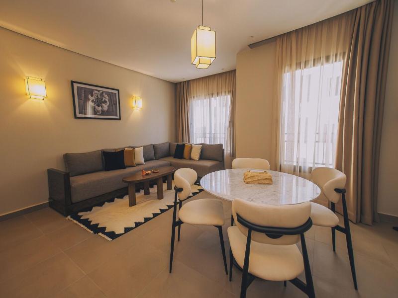 Dally Apart Hotel image