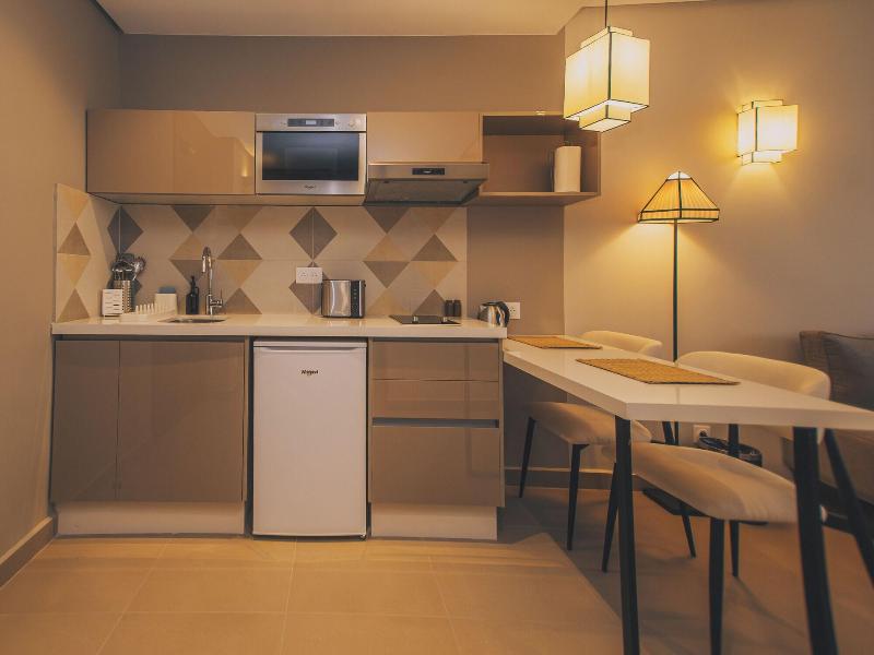 Dally Apart Hotel image