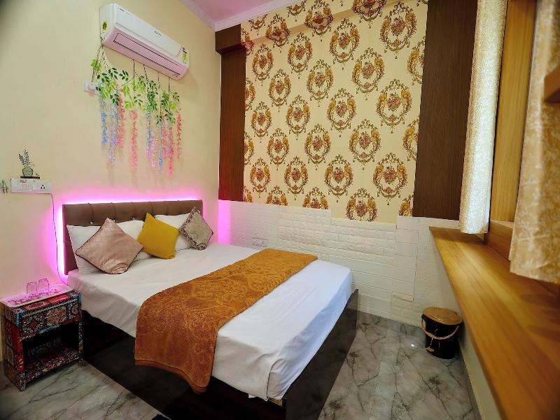 Sia Taj Hotel Nearest Taj Mahal Agra image