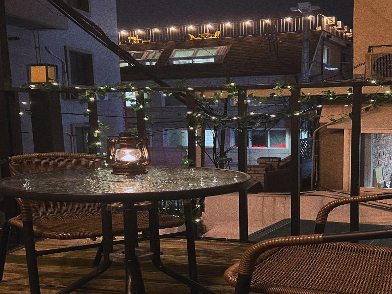 Jnineguesthouse image