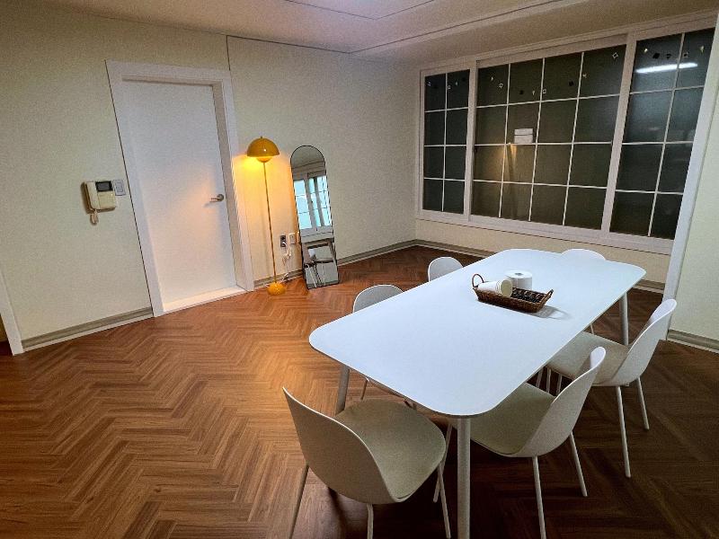 Jnineguesthouse image