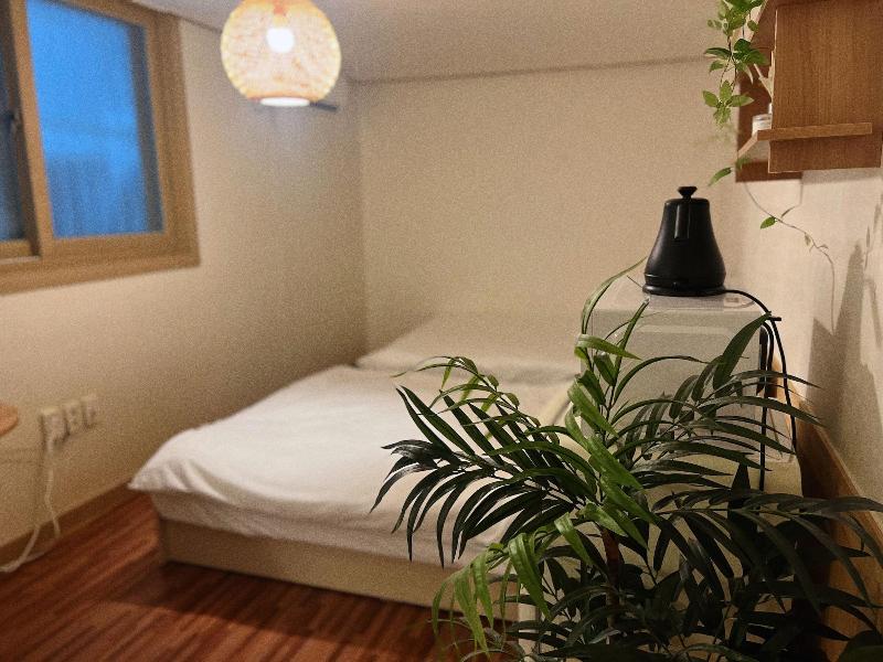 Jnineguesthouse image