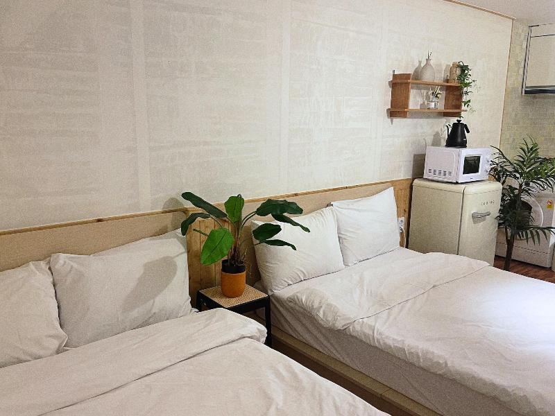Jnineguesthouse image