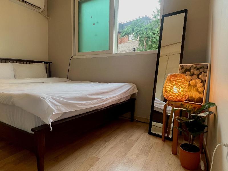 Jnineguesthouse image
