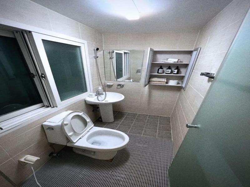 Jnineguesthouse image