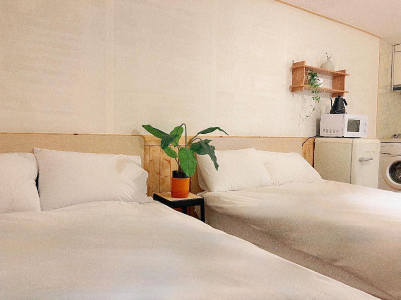 Jnineguesthouse image