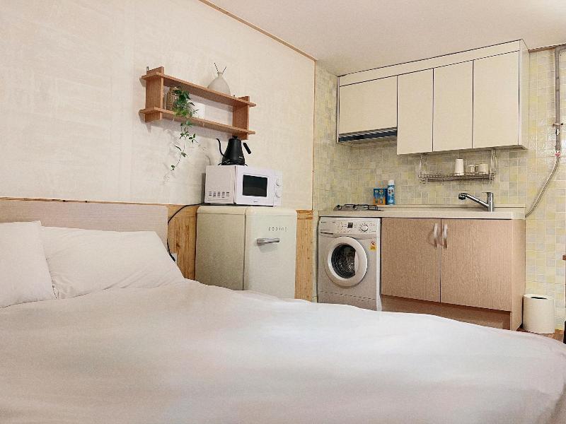 Jnineguesthouse image