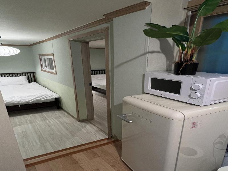 Jnineguesthouse image