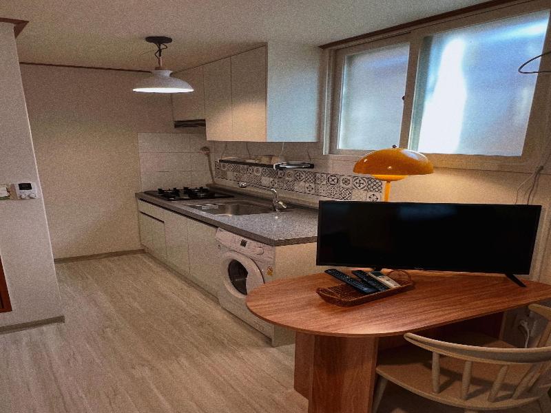 Jnineguesthouse image