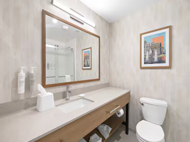 Hampton Inn by Hilton Ontario Airport image