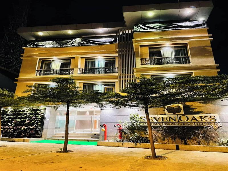 Hotel Seven Oaks image