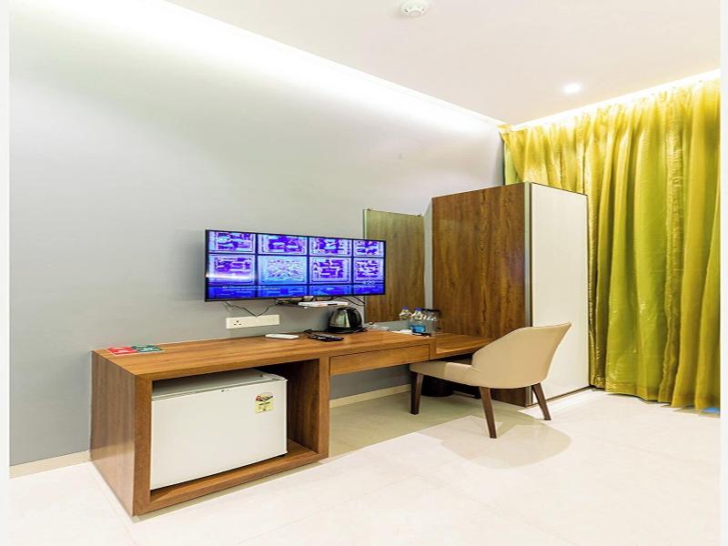 Hotel Seven Oaks image